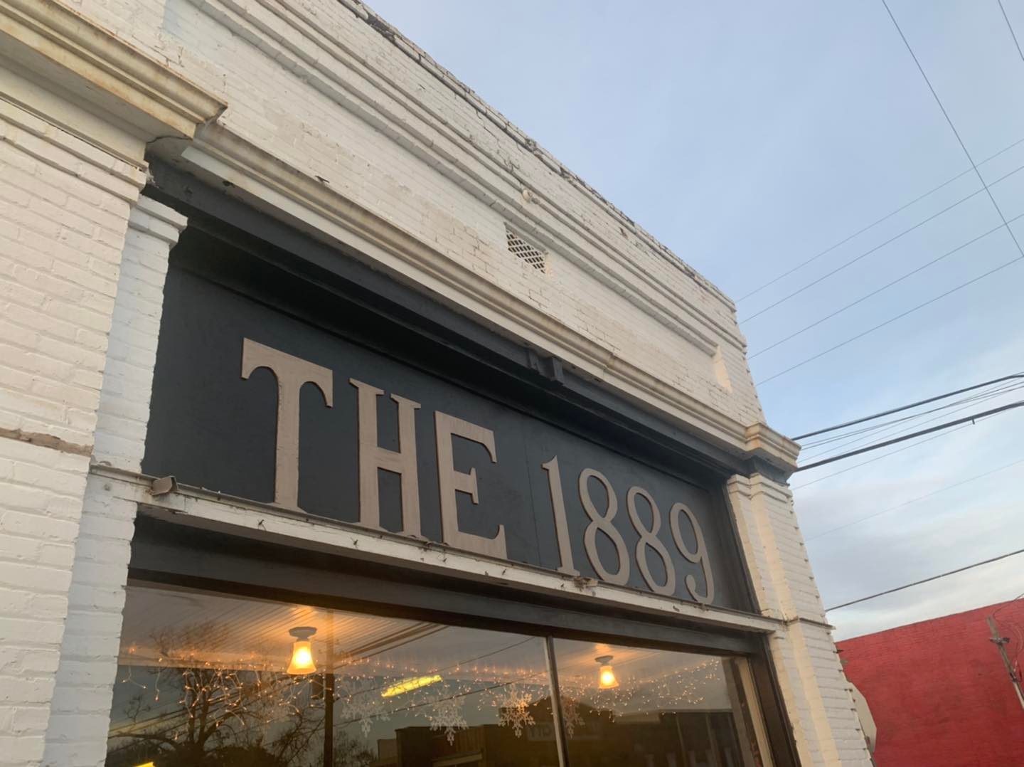 The 1889 event venue exterior in Lumber City